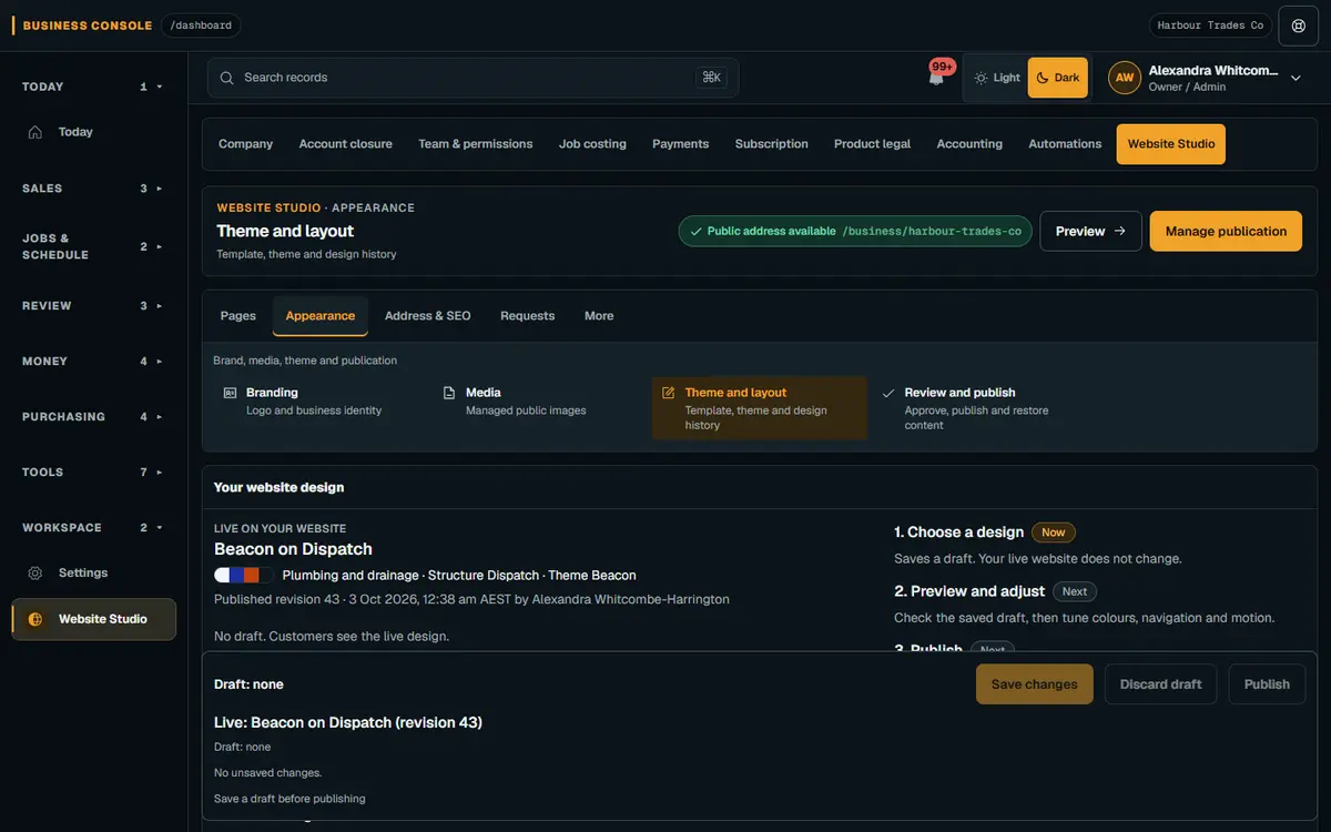 Theme and layout screen in Website Studio: Theme and layout